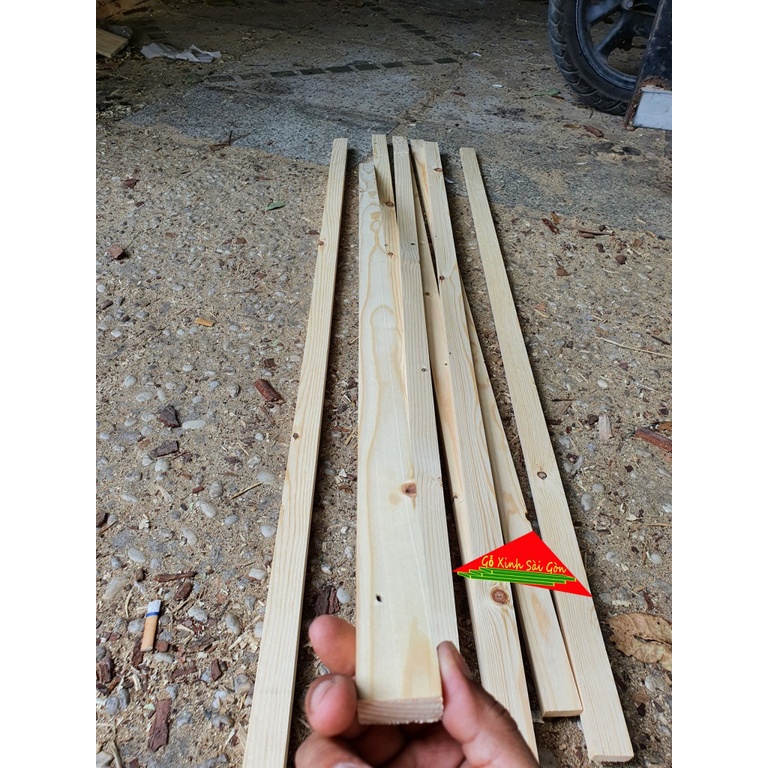 Thanh gỗ thông pallet rộng 3cm,dài 1m2,dày 1.3cm dùng đóng thùng pallet, trang trí ngoài trời,làm khung sườn,thanh nẹp