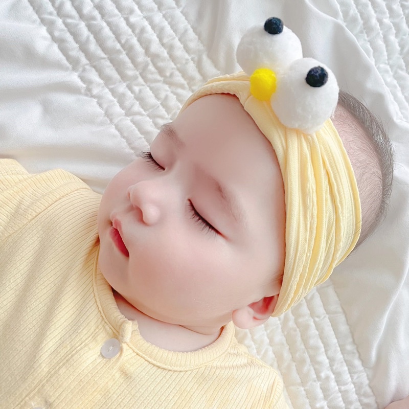 Turban vải dệt bản to, đính đôi mắt bônh xinh xắn đủ màu cho bé gái diện rất đẹp và sang