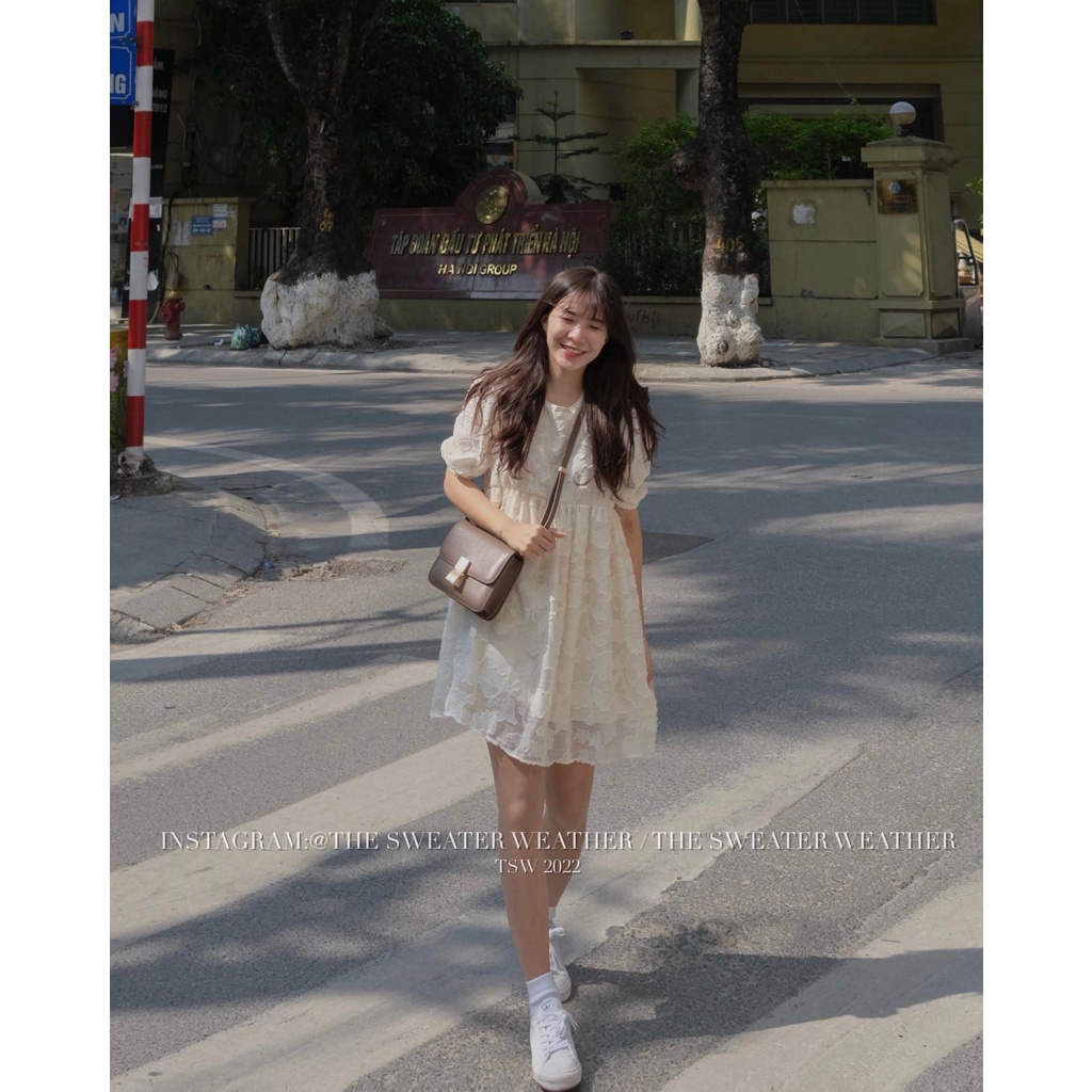 Váy kiểu Hàn Quốc V.097, Váy babydoll be 2 lớp cổ tròn tay phồng thắt nơ lưng họa tiết ren nổi cực xinh