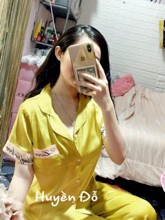 Bộ Lụa Satin Cộc Dài Chữ Viền