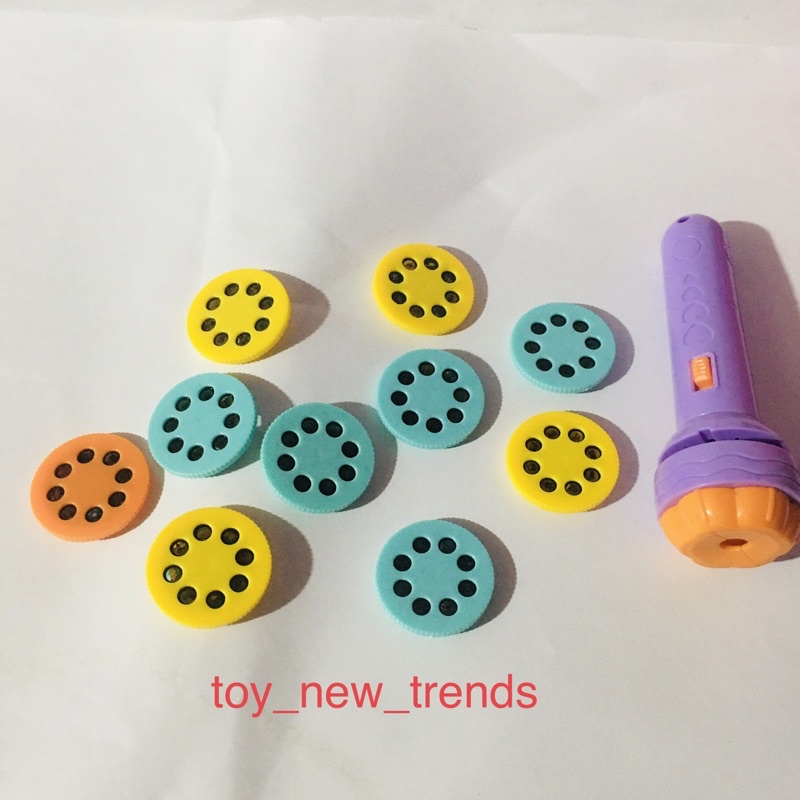 Đồ chơi, đèn pin chiếu hình cho bé. Hàng chất lượng- hộp sẵn 1 đèn và thẻ hình khác nhau , giúp trẻ thông minh hơn