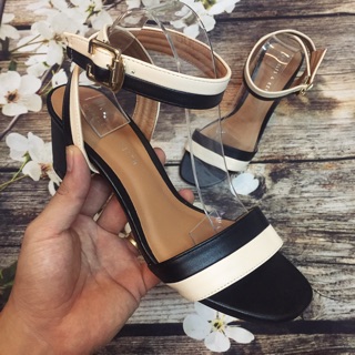 Sandal charles & keith vnxk