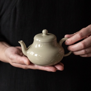 Ấm sứ men tro nung củi