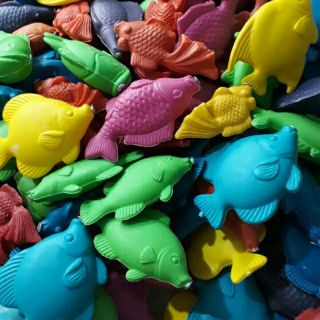 Cá nhựa bán cân hàng VN