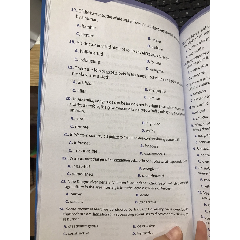 Sách - Bài tập Từ đồng nghĩa trái nghĩa tiếng anh ôn thi vào lớp 10 và 10 chuyên ( Megabooks )