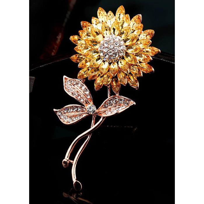 Cài áo thời trang đính đá hoa vàng GC32