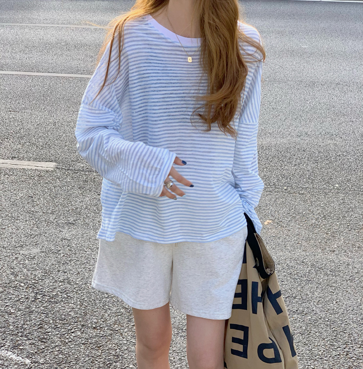 Áo Thun Mỏng Dài Tay Dáng Rộng Họa Tiết Kẻ Sọc Màu Xám 43128