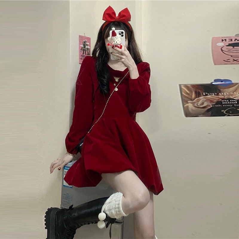Váy nhung đỏ dáng xòe mặc Giáng sinh - Năm mới phong cách Pháp
