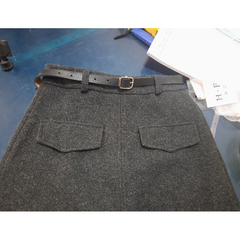 chân váy dạ xù xẻ trước | BigBuy360 - bigbuy360.vn