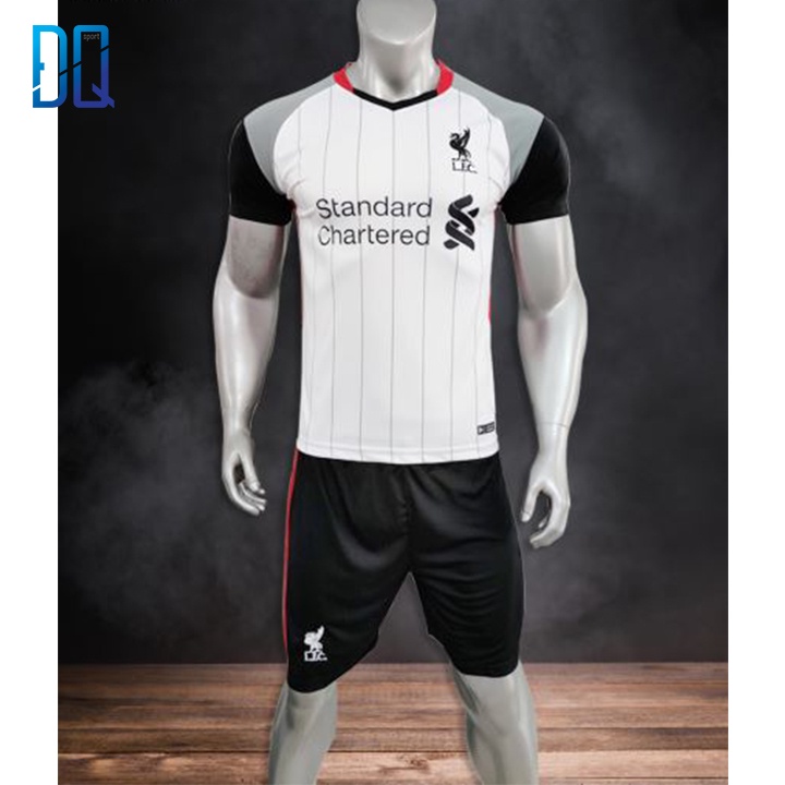 Quần áo đá bóng Liverpool trắng đen 2021