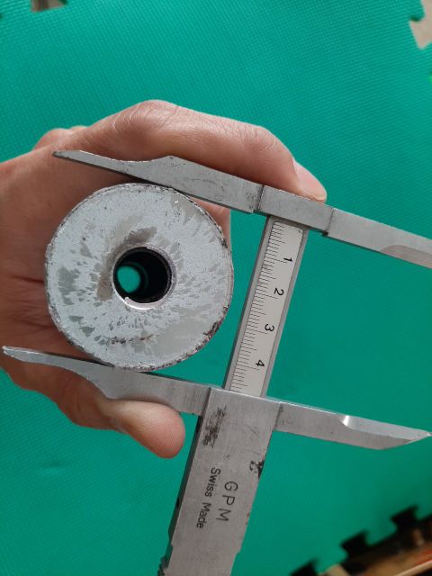 Nam Châm neo có lỗ đường kính gần 5cm dày 0.9cm cực mạnh. 589nhattao