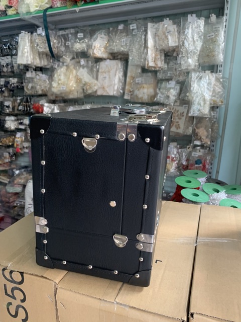 Cốp makeup pro 4 hộc lớn đen bóng 40x20x27cm GiangPKC