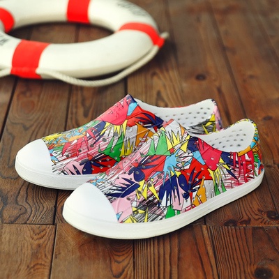 Giày nhựa đi mưa native hoa văn vệt sơn SHINNATIVE05 khuyến mãi kèm theo 2 jibitz native