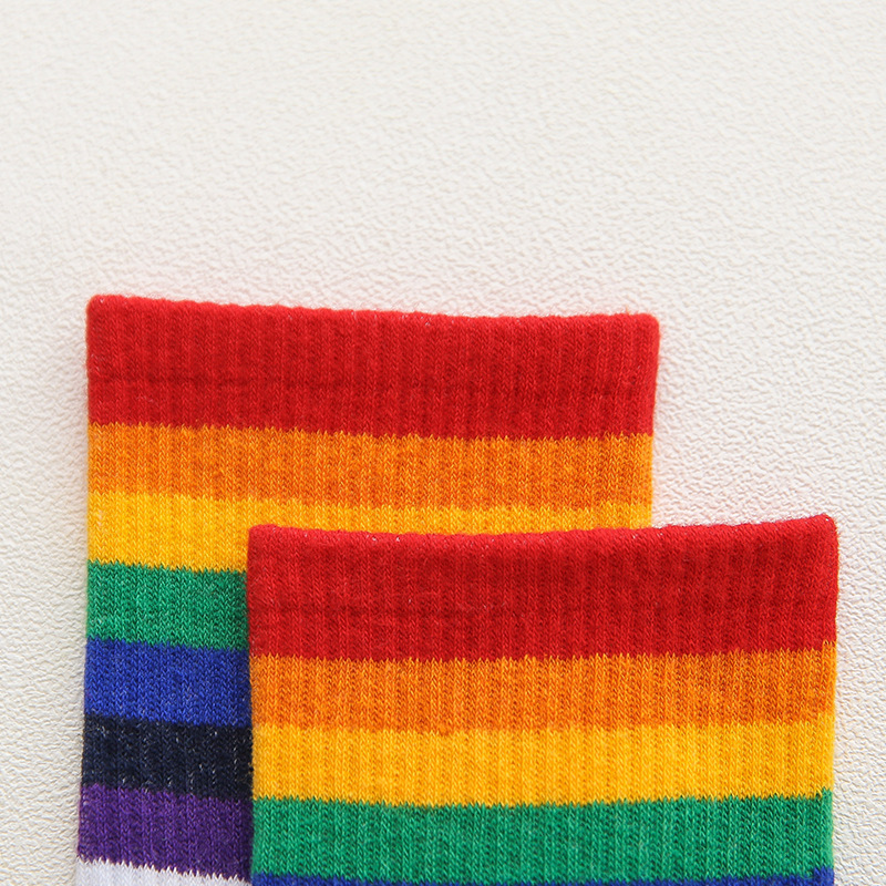 Đôi Tất Chân Cotton Thể Thao Họa Tiết Sọc Nhiều Màu Cho Nữ