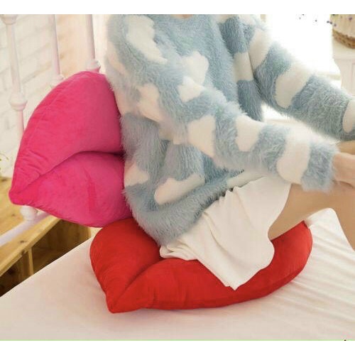 Gối tựa lung sofa siêu cute hình môi vừa là gối vừa là đồ trang trí