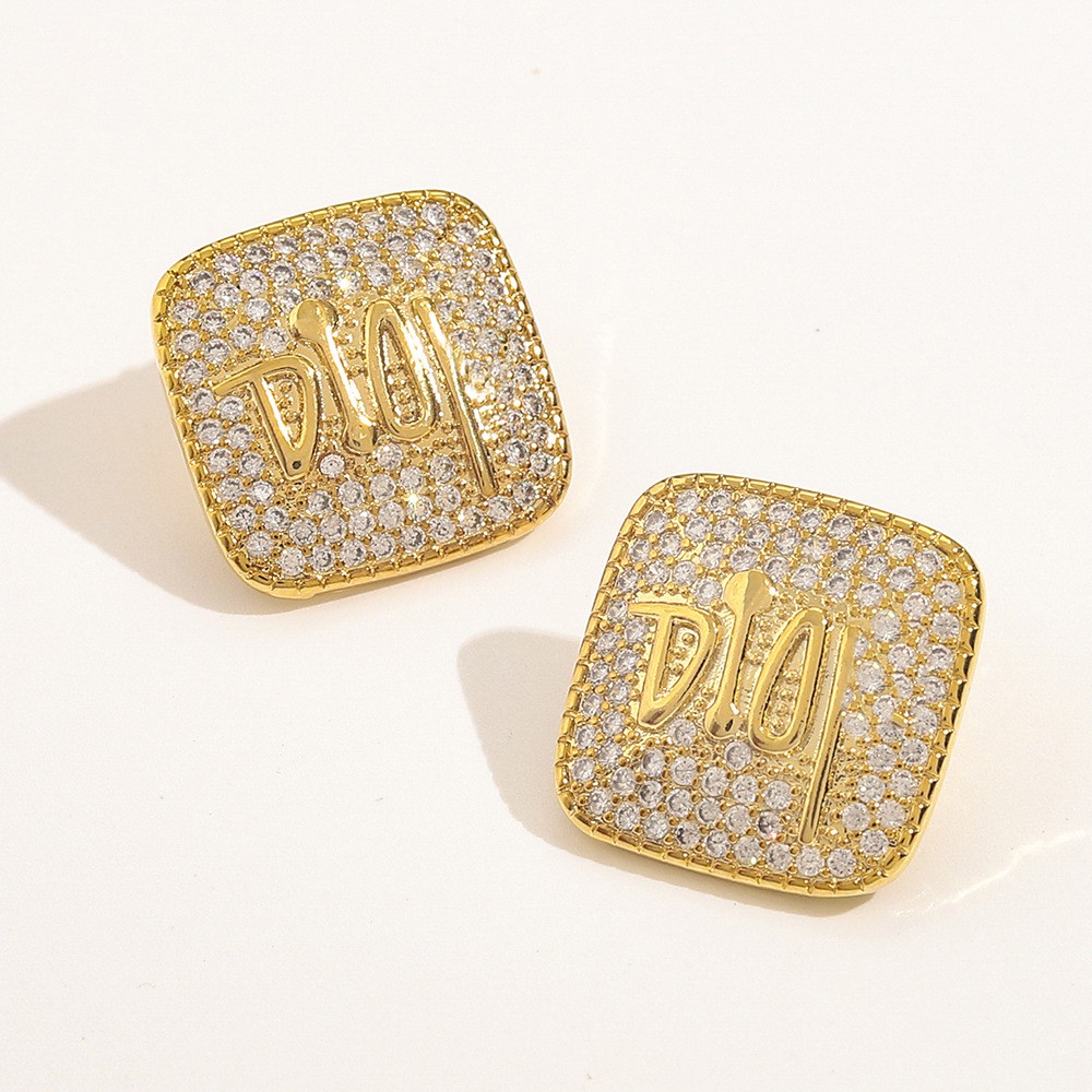 Bông tai nữ thương hiệu D dạng nụ hình vuông đính ngọc sang chảnh TOBI STORE TB356