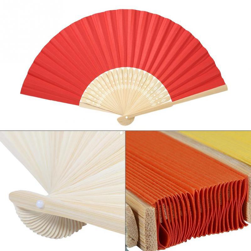 Quạt xếp cầm tay bằng giấy màu và nan tre tự nhiên xinh xắn