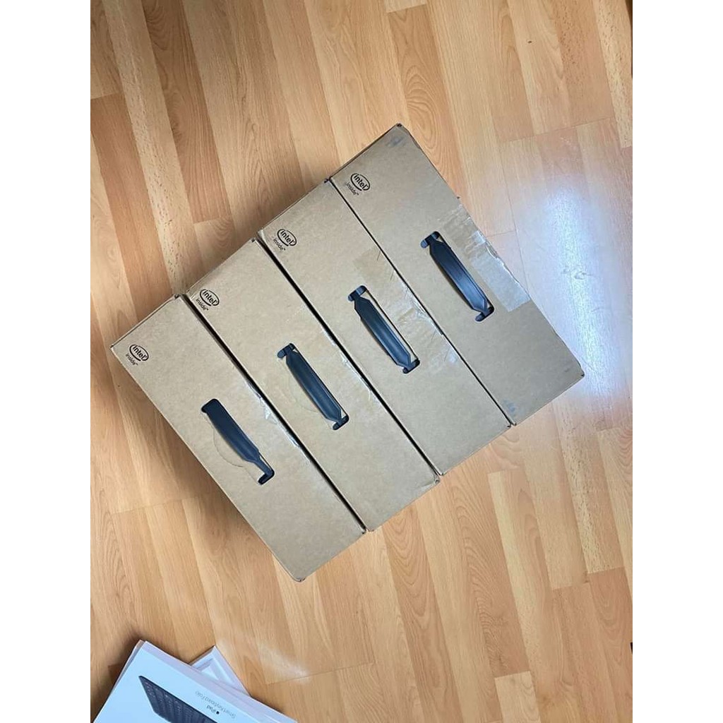 Máy tính xách tay Dell XPS 13 9300 (2020)10th  Core i5 1035G1 / RAM 8GB / SSD 256GB / FHD 13.4"