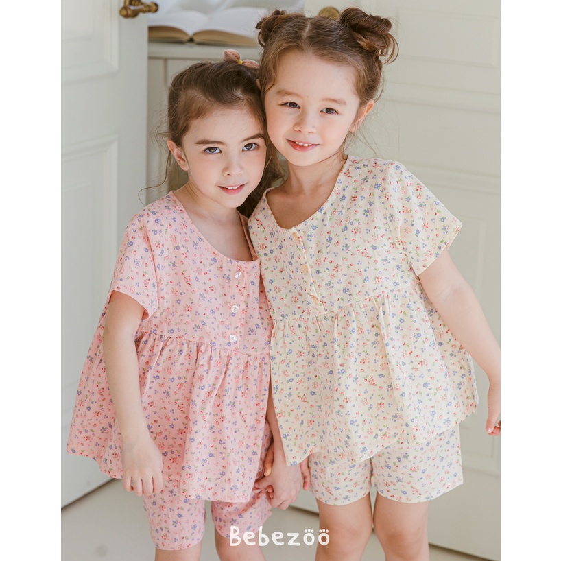 Bộ đồ bé gái Bebezoo cộc tay cao cấp _ Hoa nhí cúc ngực