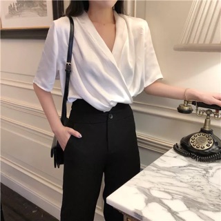 Áo lụa vạt chồng cổ V