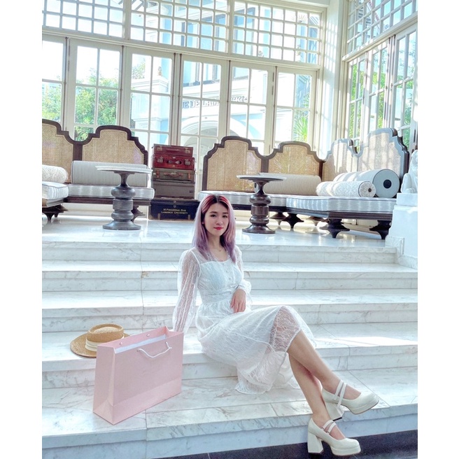 THANH LÝ VÁY TRẮNG TAY REN