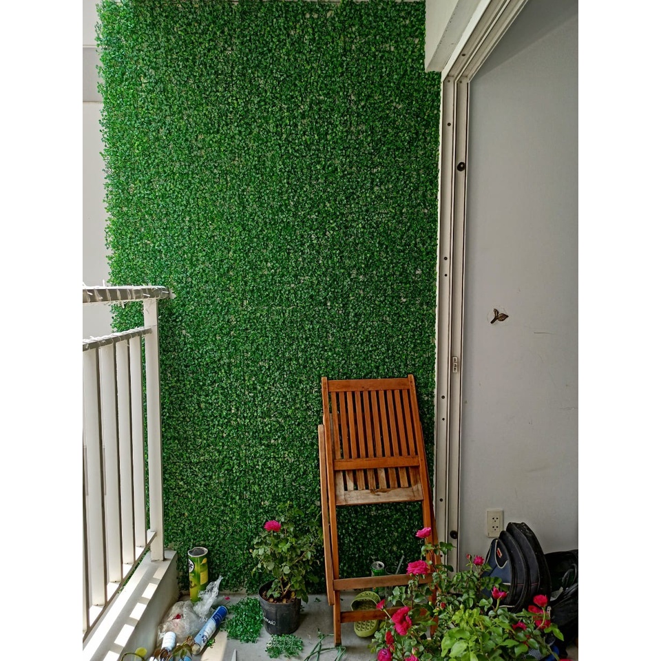 Thảm cỏ nhựa treo tường có đính hoa, tấm cỏ nhựa tai chuột trang trí.Tấm dài 60cm rộng 40cm