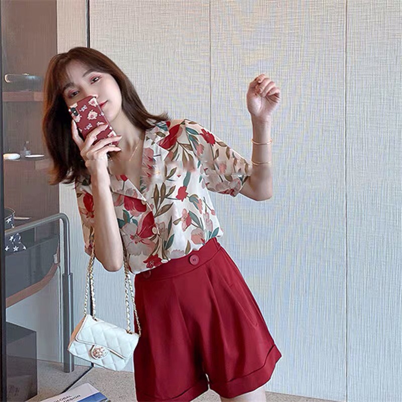 Bộ Quần Short Kèm Áo Sơ Mi Hoa Lá Set Đồ Nữ Quần Đùi Kèm Áo sơmi