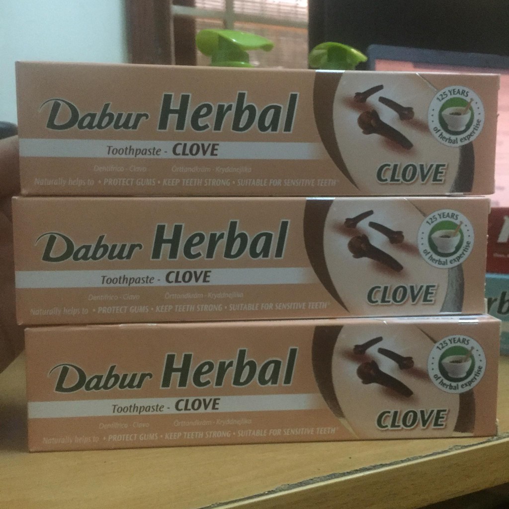 Kem đánh răng đinh hương trị hôi miệng Dabur