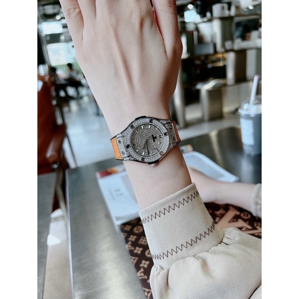 Đồng hồ đeo tay nữ cao cấp đình full đá hàng hiếm LUTOS WATC