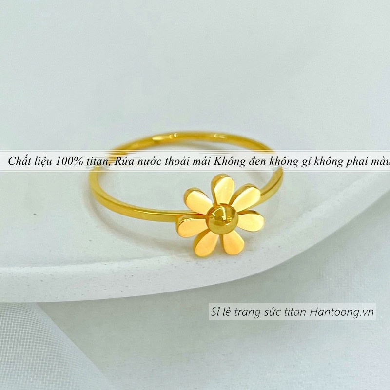 Nhẫn nữ chất liệu titan không gỉ hình hoa cúc xinh xắn mạ vàng 18k phong cách hàn quốc nhẹ nhàng