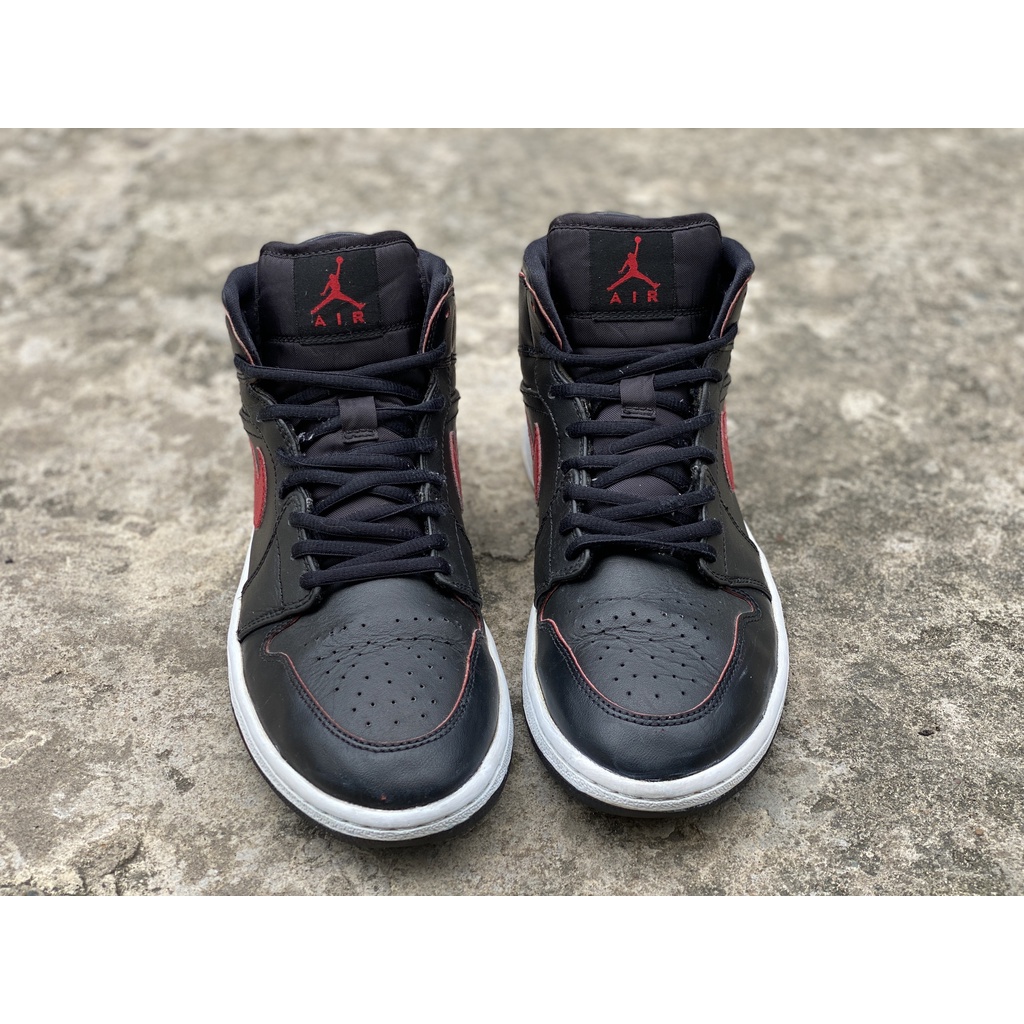 Giày Jordan 1 Retro Mid size 42.5 2hand chính hãng đã qua sử dụng