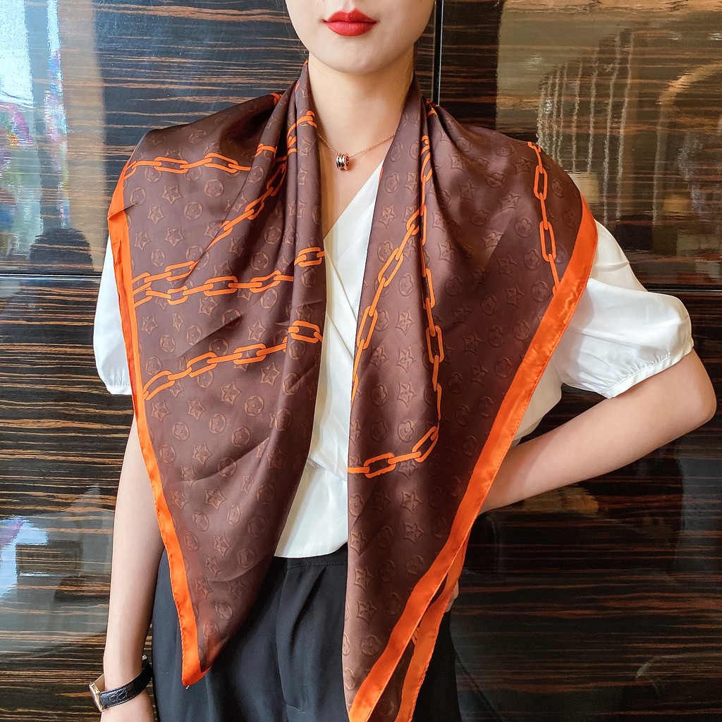 Khăn Choàng Vuông 90x90cm In Hình Lisa New Style Feel Scarf