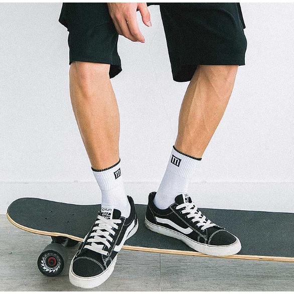 Vớ cotton UNISEX chữ M cổ lửng phong cách thể thao, trẻ trung và năng động.