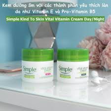 Kem dưỡng Simple Kind To Skin Vital Vitamin Day or Night Cream 50ml