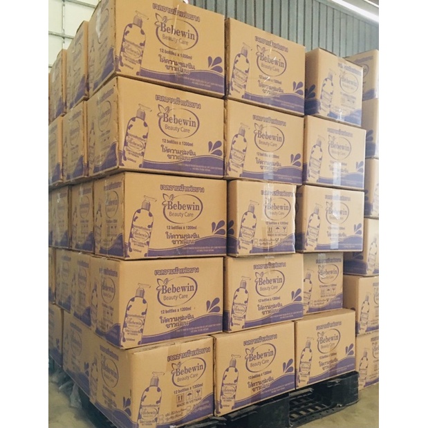 - Sữa tắm trắng da Bebewin chai 1200ml
