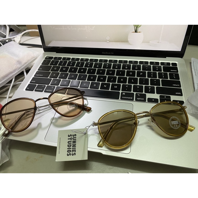Kính mát Dallas Sunnies Studios chống UV400 thời trang nữ có sẵn Chính hãng