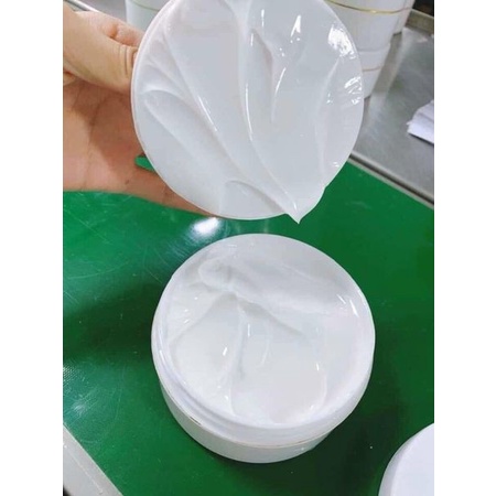 kem body phân tử nước