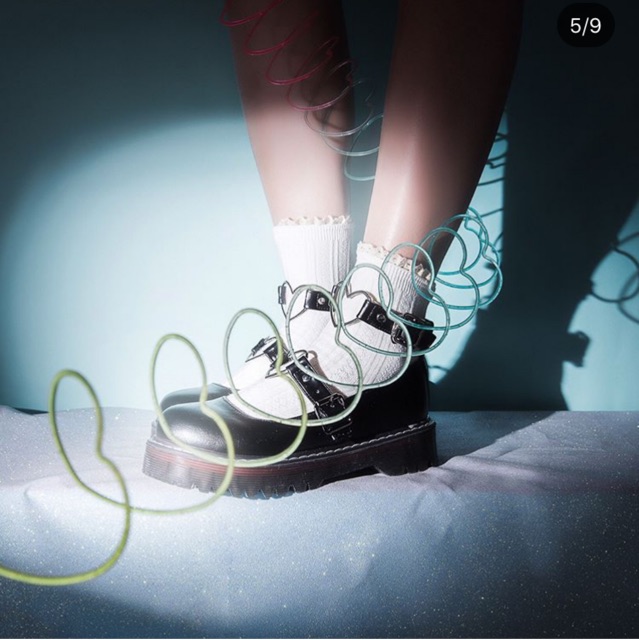 Pass giày bên shoptheinfinity