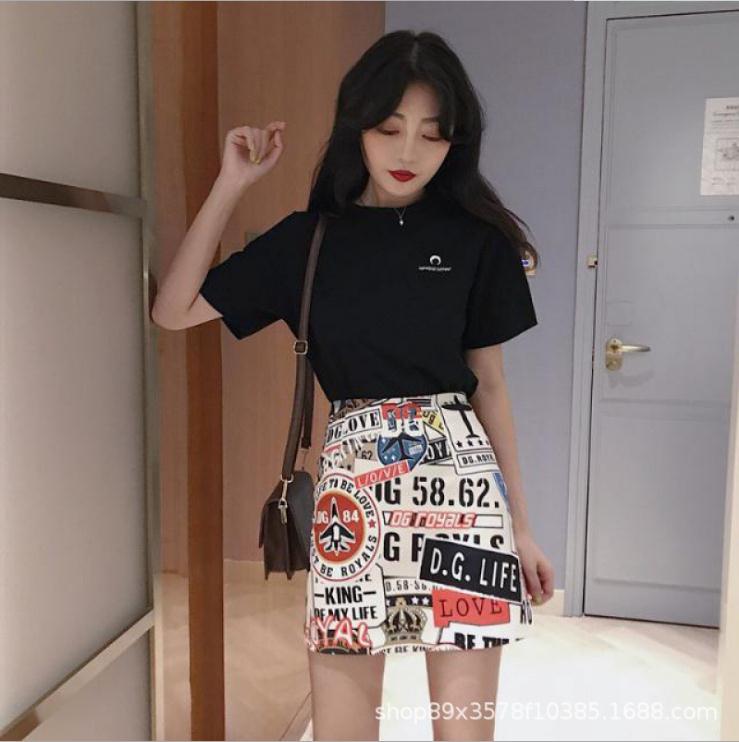 Chân váy dáng ngắn thời trang phong cách Hàn Quốc cho nữ vào mùa hè 2021