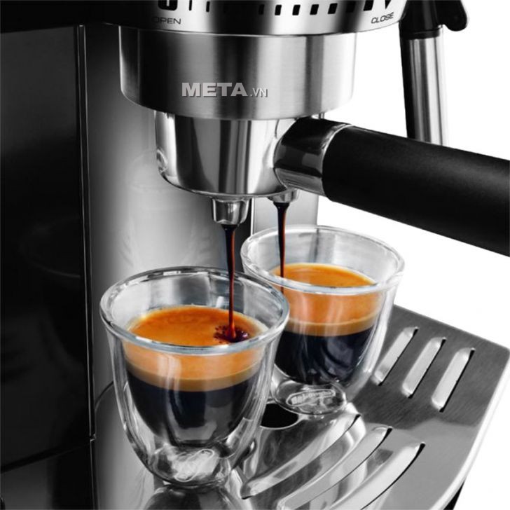 Máy pha cà phê Delonghi Pump Espresso EC820.B. Hàng chính hãng