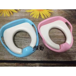 BỆ LÓT THU NHỎ BỒN CẦU CHO BÉ NGỒI VỆ SINH