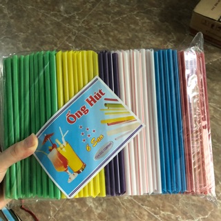 Ống hút sắc màu để hút nước mía