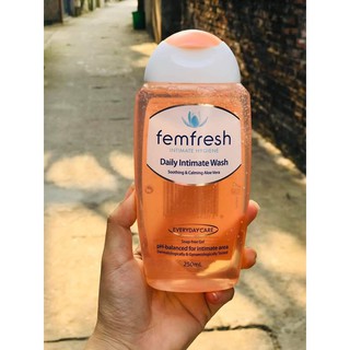 Dung dich vệ sinh Femfresh Úc 250ml