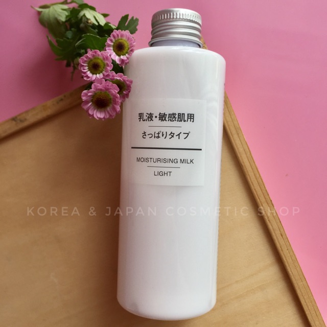 Sữa dưỡng ẩm Muji Moisturising Milk Light