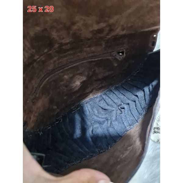 Túi 2hand- túi đeo chéo da mộc khắc độc lạ