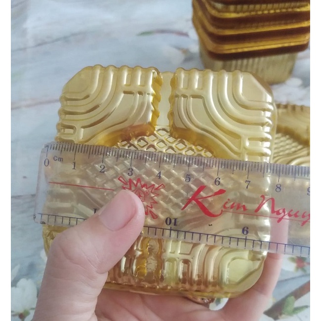 100 KHAY NHỰA ĐỰNG BÁNH TRUNG THU 150 GRAM MÀU VÀNG - LOẠI DÀY