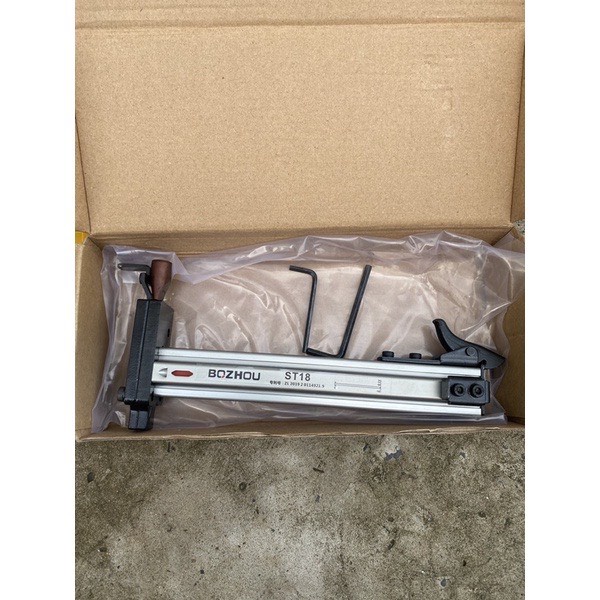 Combo cây đóng đinh kèm hộp đinh ST18