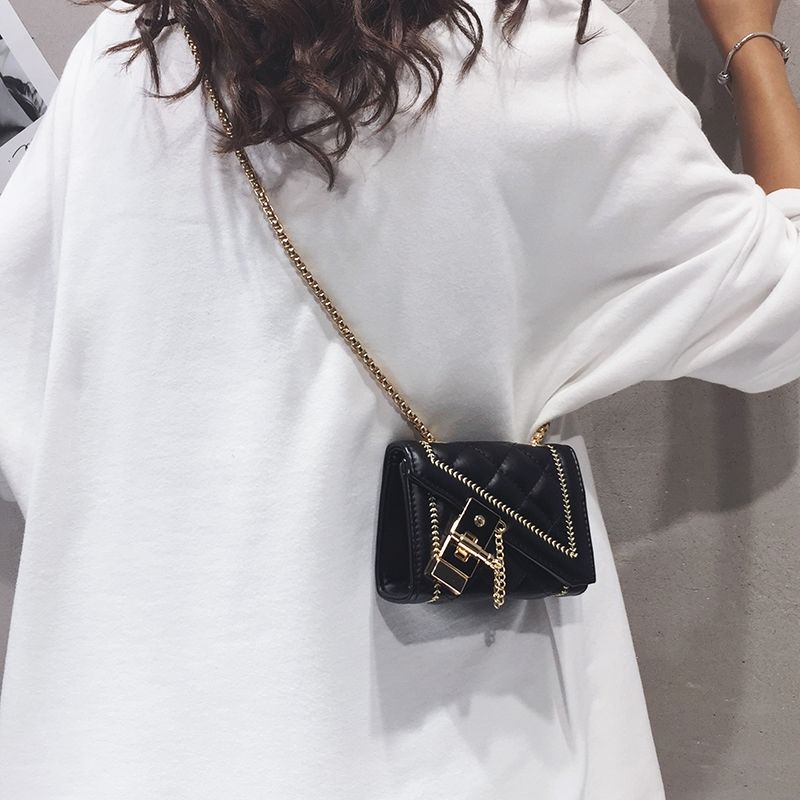Túi Đeo Chéo Hình Vuông Đính Đá Nhỏ Nhắn Phối Dây Xích Thời Trang Dành Cho Nữ