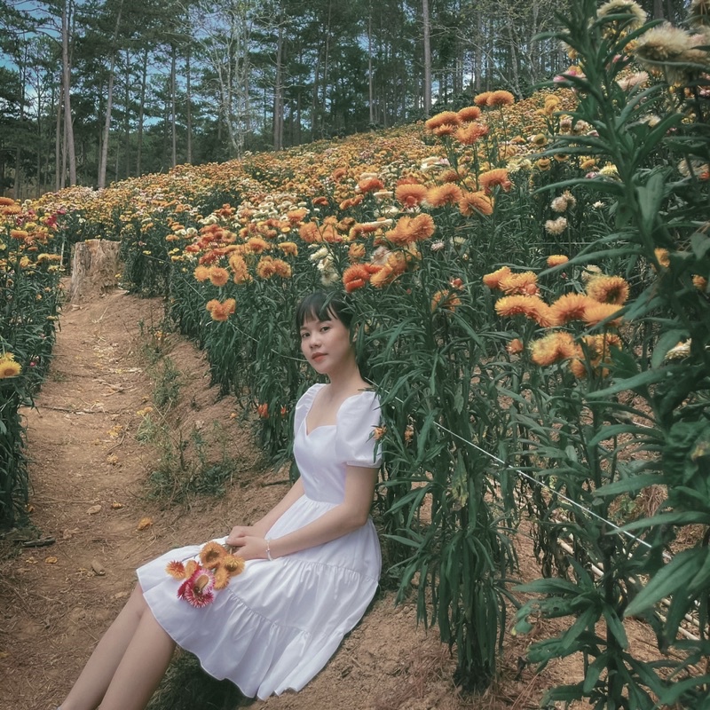 Đầm xoè tay phồng màu trắng Tuxilover - Mini Dress | BigBuy360 - bigbuy360.vn