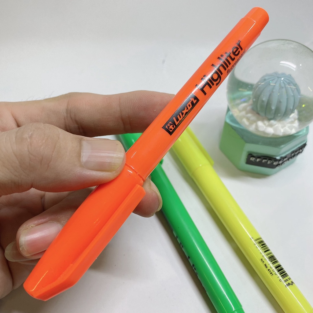 Bút Highlight Luxor dạ quang nhỏ gọn, bút đánh dấu ghi nhớ dòng nhiều màu sắc.